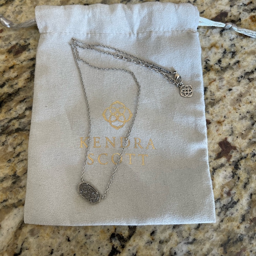 Kendra Scott necklace